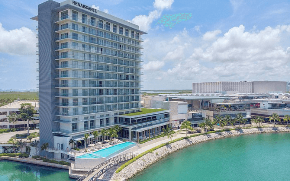 19 Renaissance Cancun 1